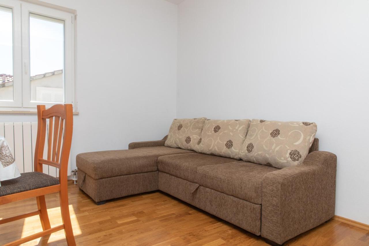 Apartments Ella Супетар Экстерьер фото