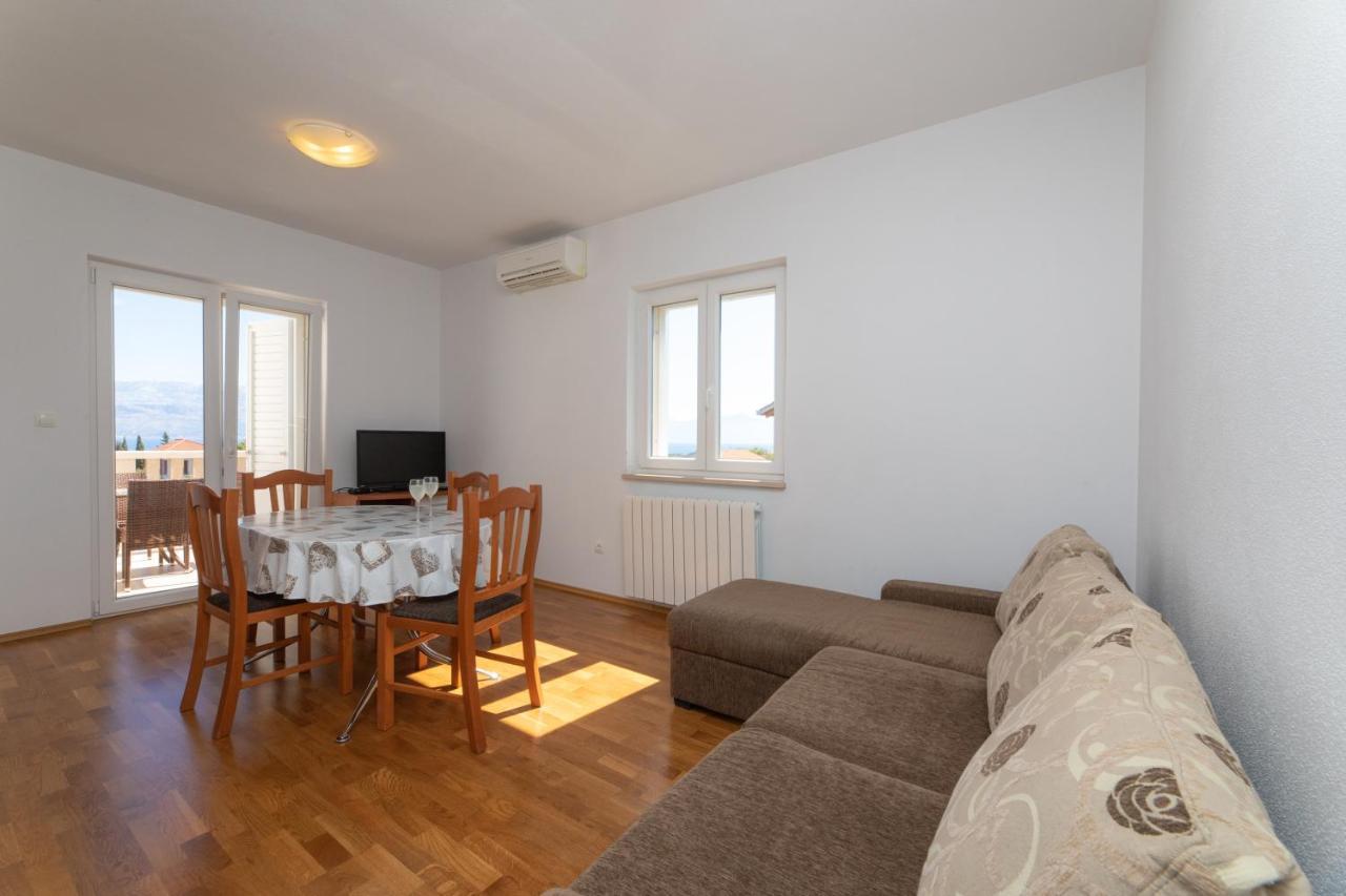 Apartments Ella Супетар Экстерьер фото
