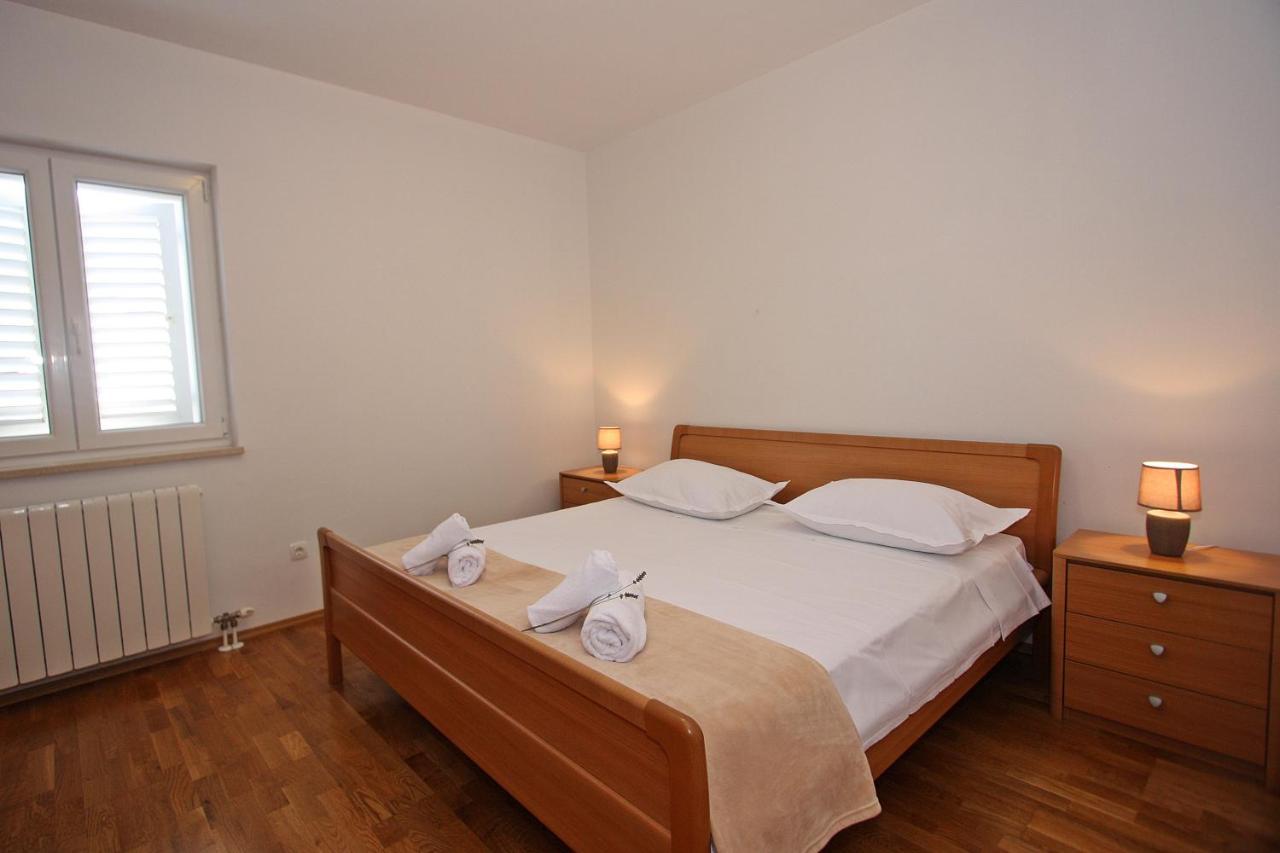 Apartments Ella Супетар Экстерьер фото