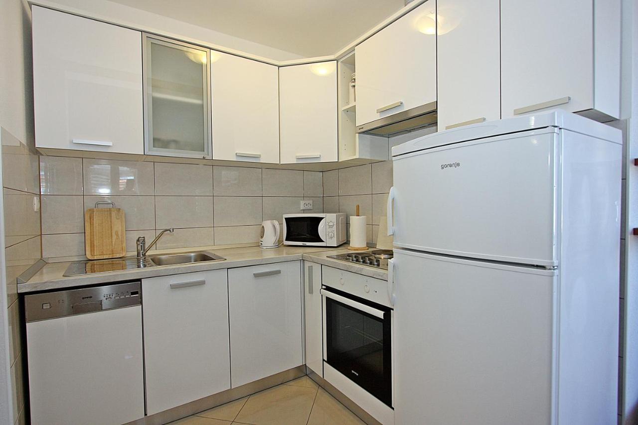 Apartments Ella Супетар Экстерьер фото