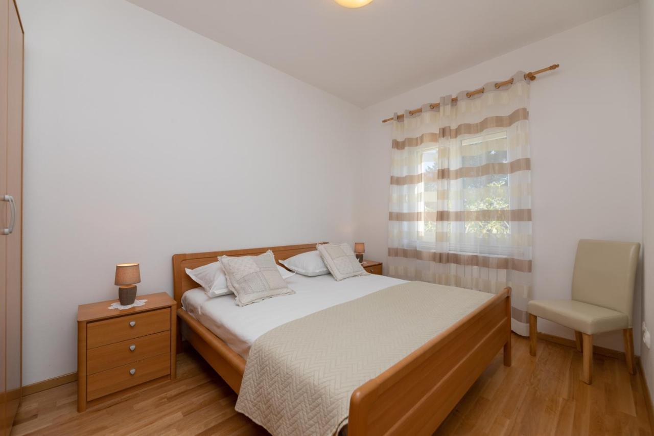 Apartments Ella Супетар Экстерьер фото