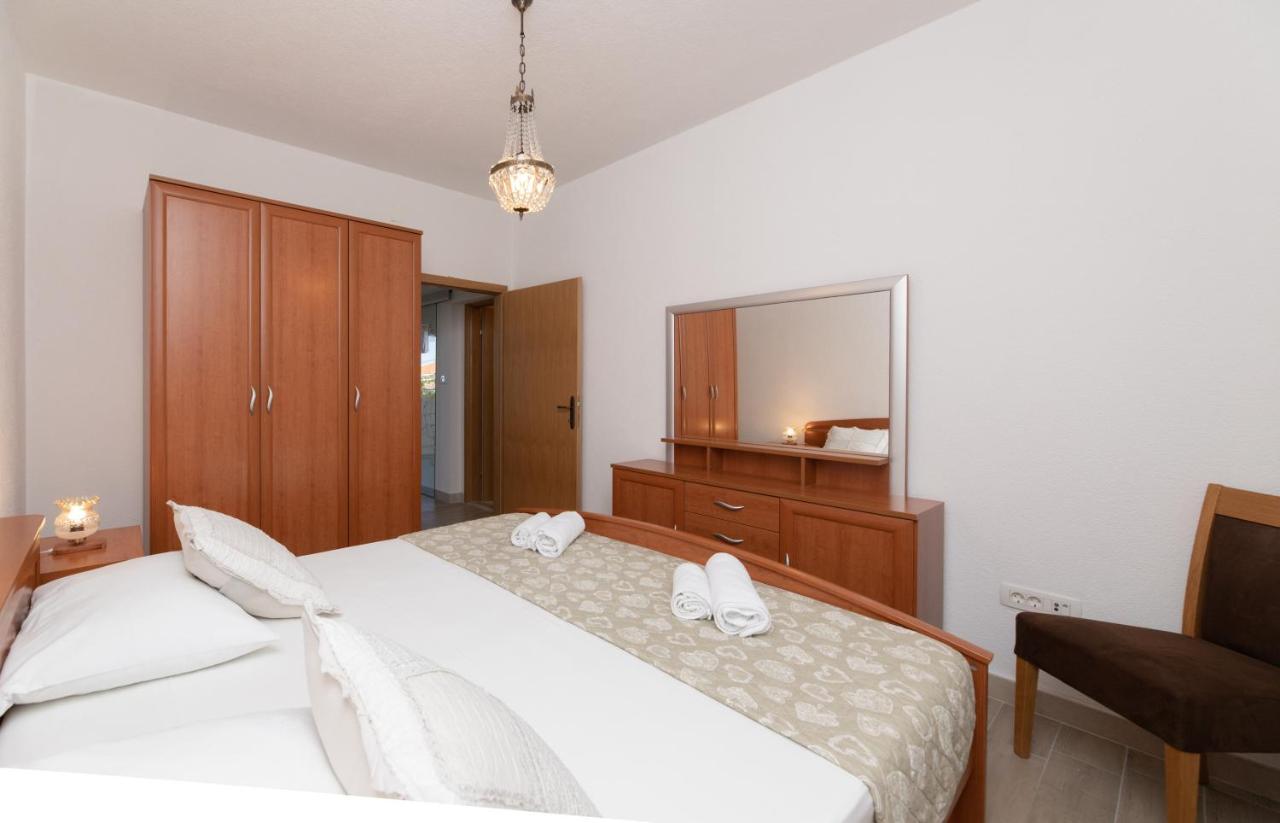 Apartments Ella Супетар Экстерьер фото