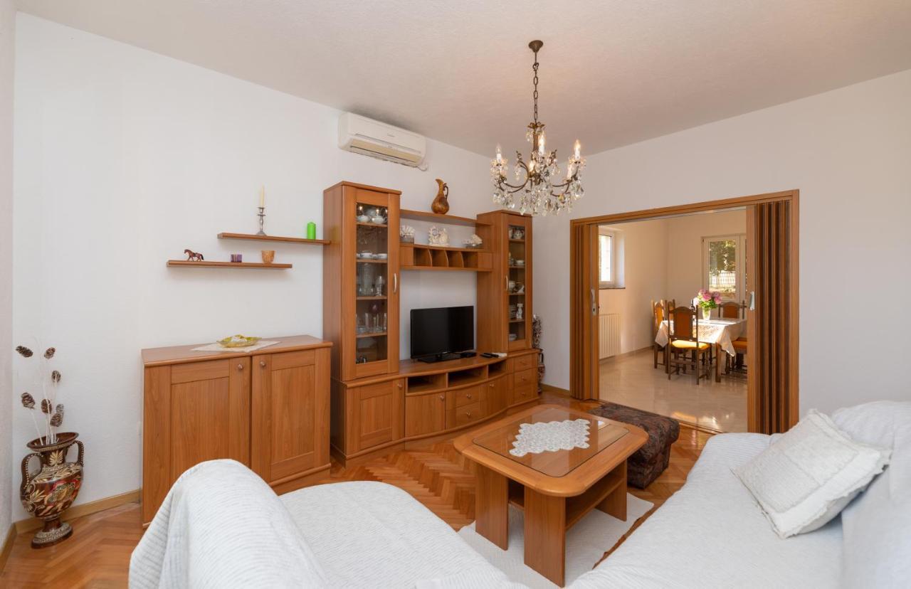 Apartments Ella Супетар Экстерьер фото
