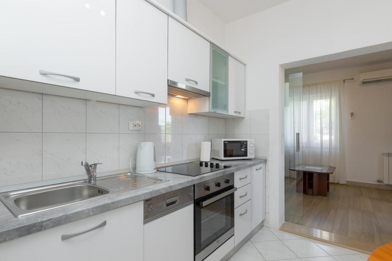 Apartments Ella Супетар Экстерьер фото
