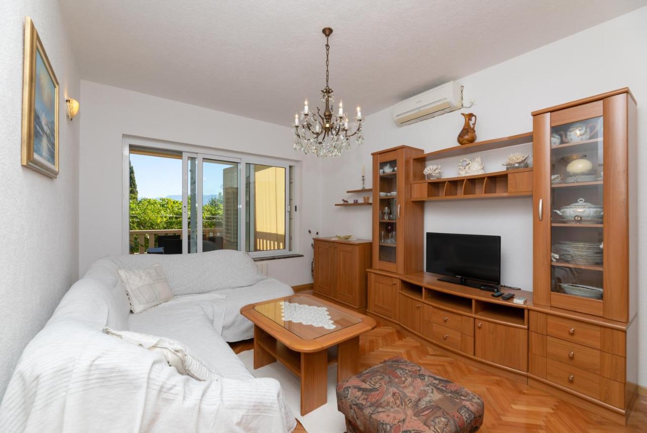 Apartments Ella Супетар Экстерьер фото