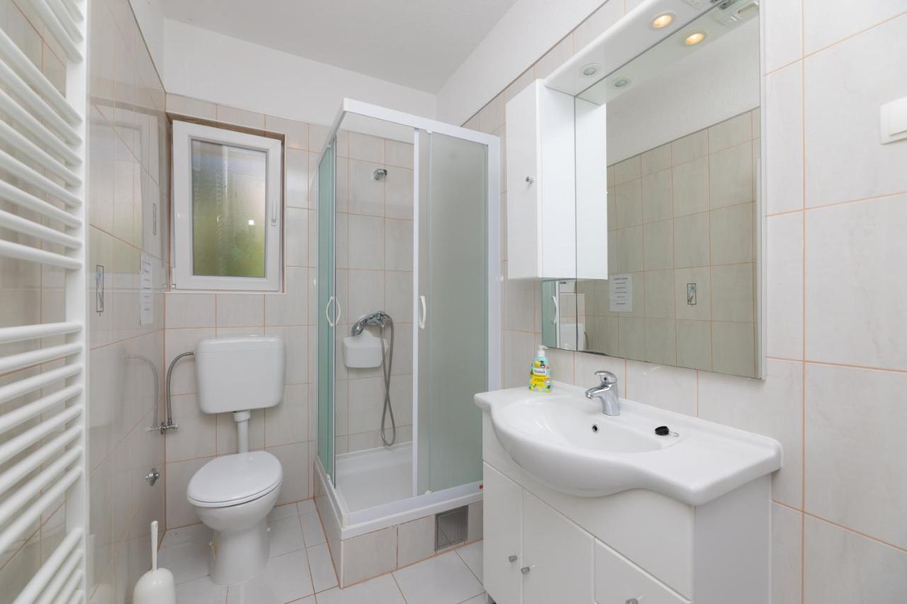 Apartments Ella Супетар Экстерьер фото