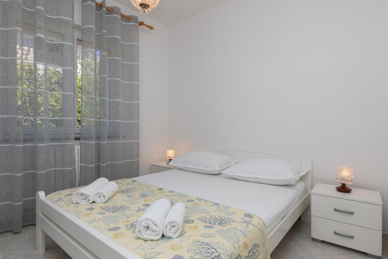 Apartments Ella Супетар Экстерьер фото